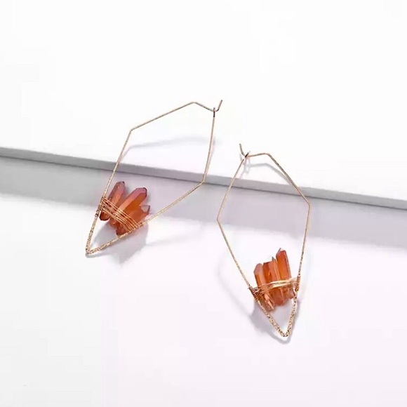 Geometric Quartz Crystal Wired Hoop Boho Earring - Picture 14 of 16